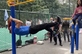 成都街头健身高龄团“出道”你敢来挑战吗？图片