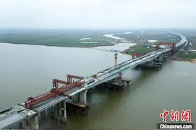 江西在建最长公路桥梁实现全桥贯通图片