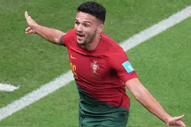 首个帽子戏法！贡萨洛·拉莫斯是C罗接班人吗？图片