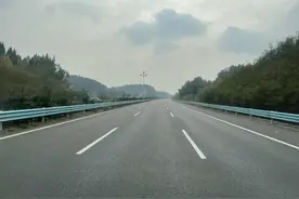 成宜高速12月9日零时起正式联网收取车辆通行费，收费期限暂定20年图片