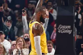 米切尔：一想到勒布朗你就会想到骑士，他为克城带来卓越图片