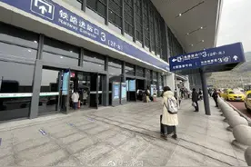 重庆火车站8日预计发送旅客7万人 京沪蓉等成热门目的地图片