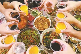 请陌生人上门做饭：疫情下的“代厨”烟火气图片