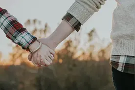 入局相亲，快手抖音争夺中老年“流量”生意？图片