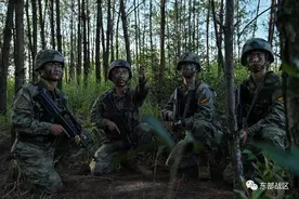 火箭军“特种警卫”，出击图片