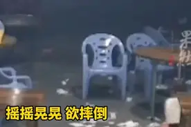 收摊的爸爸遇上刚会走路的二宝：本想护娃，结果反转图片