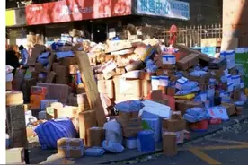邮政、顺丰、京东物流等开启夜派模式，缓解北京快递派件高峰图片