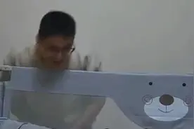 十个月宝宝首次清晰发声叫“爸爸”，爸爸激动答应视频封面