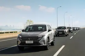 全新第三代荣威RX5：以全面进阶的品质诠释“豪华平替”图片