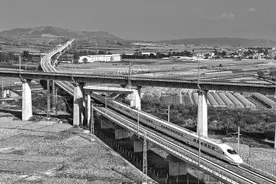 弥蒙高铁开通运营图片