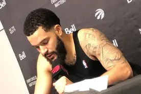 范弗利特谈欧文绝杀：并不惊讶，向他致敬图片