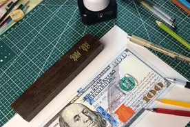 男子手绘百元美钞走红：想把各国钞票画一遍图片