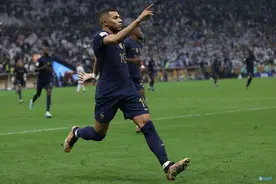 姆队！官方：24岁姆巴佩出任法国队新任队长，32岁格列兹曼副队长图片