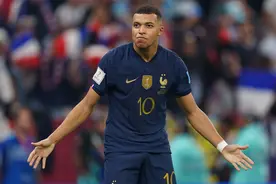 决赛上演“帽子戏法” 姆巴佩8球穿“金靴”图片