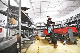 “夜派”配送提效率 防疫物资优先送图片