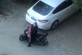 女儿感染后见到送菜的妈妈泪崩，有一种爱叫义无反顾图片