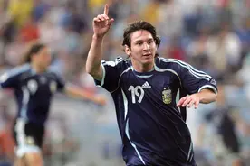 回顾梅西16岁到35岁的职业生涯，从初来乍到的19号小将到如今的梅球王图片