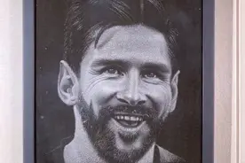 在一块石板上敲敲打打两天，长沙老艺人“砸出”了一个梅西！图片