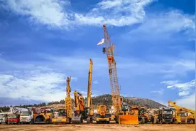 徐工迎难而进，扎根全球市场大舞台图片