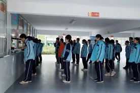 你家孩子的学校配餐安全吗？周周有料到开启探秘之旅图片