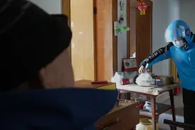 长沙00后外卖员每天11点关掉系统不接单，给3位独居老人送饭图片