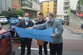 【一图一故事】妥善解决难题 高效推进办证图片