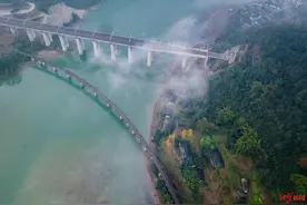 好吃好耍全攻略！新成昆铁路12月26日全线开通，坐动车来场“阳光之旅”图片