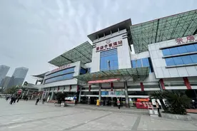 新成昆铁路开通 成都至西昌大巴业务受冲击 车票降价近半吸引客源图片