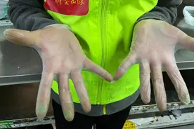 运力不足，买菜靠“抢”……我加入了青年突击队，去外送平台前置仓当分拣员图片