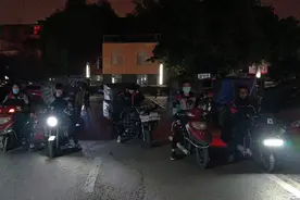 川观调查｜休息1天就要积压500多件快递 成都快递外卖“小哥”陆续康复返岗图片