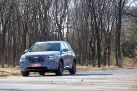 纯电增程混动实现一车三用 吉利星越L增程电动版图片