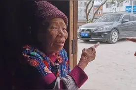 90岁老人收养女婴13年，还有一群人加入爱心接力图片