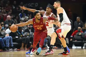 收割纪录！米切尔71分创科比后单场最高分，布克后首个70+图片