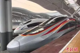 央媒看湖南|湖南开出首趟复兴号智能动车组 设盲文车厢全车Wi-Fi覆盖图片