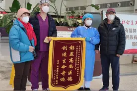 青岛好人丨一封感谢信牵出暖心故事！六旬老太突然晕倒休克，两名路过护师接力抢救图片