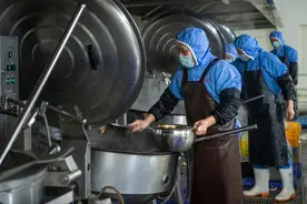 （新华全媒+）高铁“后厨”温暖春运回家路图片