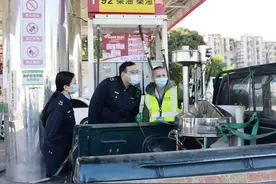 45升油箱加进47升油？突击检查!图片