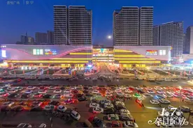 吾悦广场开业首日截至19点客流已突破20万+ 万人空巷 嗨爆兰州图片