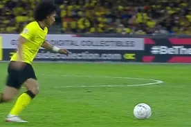 以次数取胜！马来西亚7号破门后连“SIU！”3次，观众也齐喊3次图片