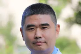 脖子痛、腰痛、腿痛，哪些情况要去医院？专家：看这四点！图片