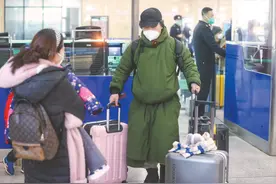 二连浩特口岸旅客通道恢复正常，在中蒙边境感受“烟火气”回归图片