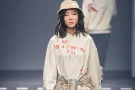 “钢腿女孩”，有了新身份图片