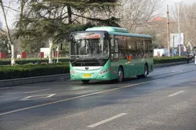 今日起！郑州公交首推30条定时定点线路，乘客可“掐点”乘车图片