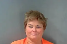 美国一亚裔女子头部被刺伤，嫌犯动机竟是“以为是中国人”图片