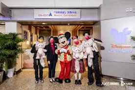 高铁香港段恢复营运！香港迪士尼市务副总裁西九龙站迎接旅客图片