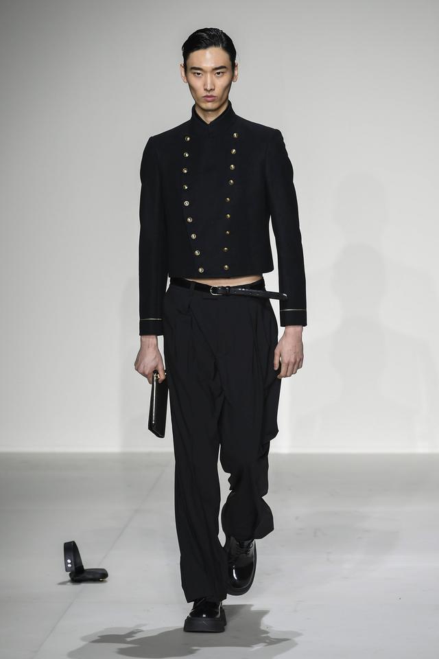 ��������ߣ�������װ�ܡ���������¡�������Ʒ��ʱװ��(2)