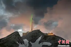 国际最新研究：天空强力激光能制造虚拟避雷针转移电击路径图片