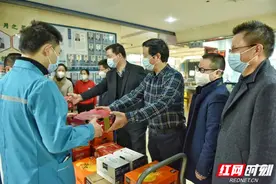 岳阳市中医医院：白衣执甲战疫峰 爱心慰问显真情图片