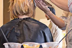 过年回老家，到处是染发失败的年轻人图片