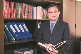 新年新气象 校长大拜年图片